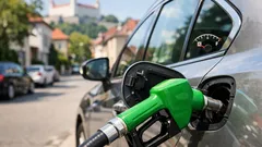 Ako dlho vydrží benzín v nádrži, keď auto stojí