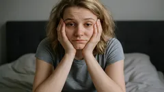 Prečo sa kvalita spánku zhoršuje, keď idete spať neskôr ako zvyčajne – a prečo „vyspávanie“ nefunguje?