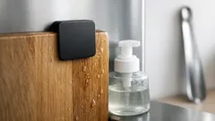 Magnetický držiak bez vŕtania: trik, ktorý uprace kuchyňu aj predsieň za pár sekúnd